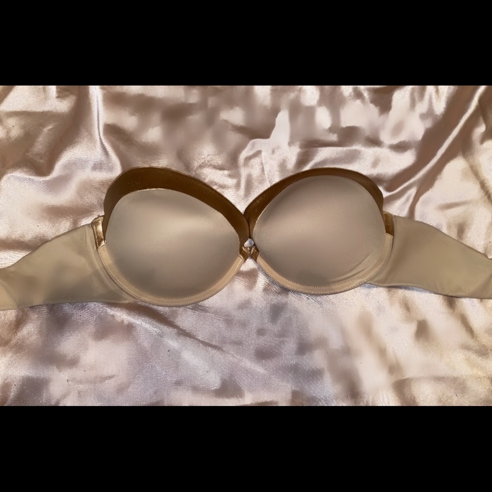 Madienform Nude Strapless Bra